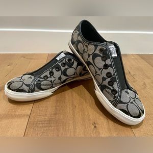 COACH Women’s Black Signature Barrett Low Top Sneakers Size 6B